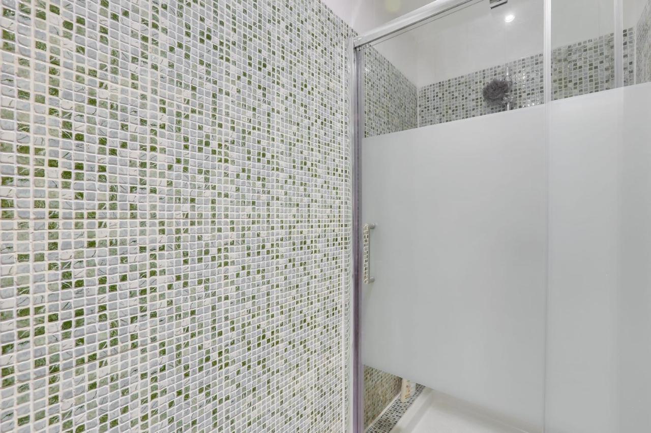 170 Suite Angouleme Large Duplex Style Apt With1 Bdr Paris Central ภายนอก รูปภาพ