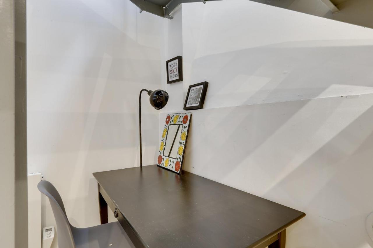 170 Suite Angouleme Large Duplex Style Apt With1 Bdr Paris Central ภายนอก รูปภาพ